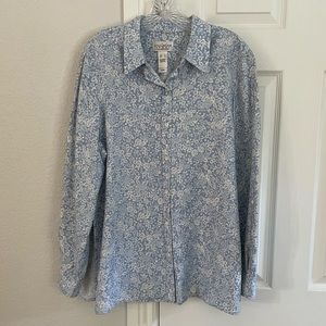 Villager Sport women’s light blue floral button down shirt size large